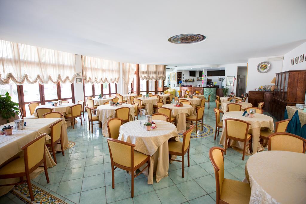 Residence Hotel Eden Palinuro Kültér fotó